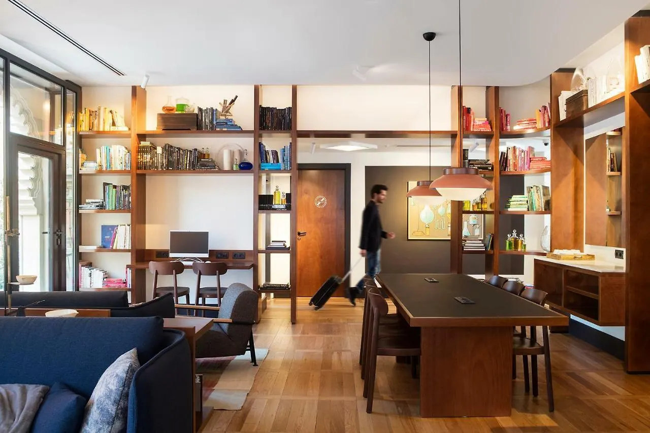 Hotel Praktik Essens Barcelona 3*,